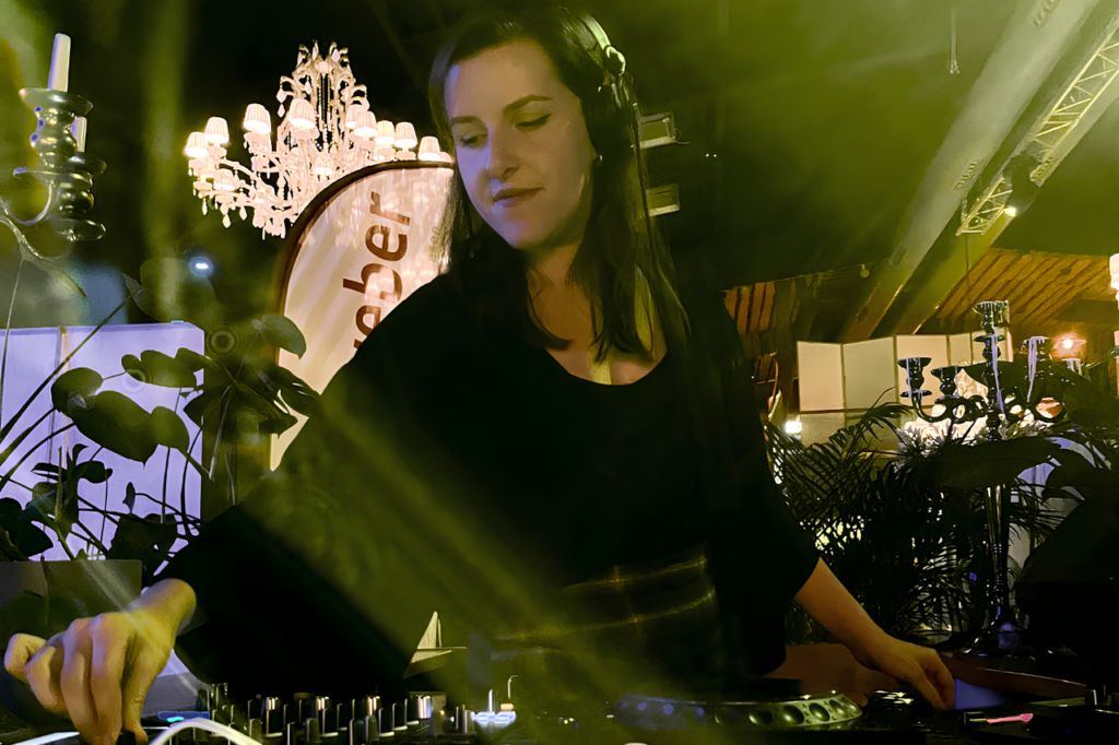 Dj Lynn